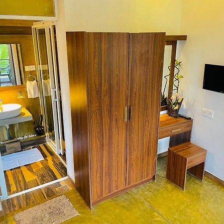8 Plus Motels Negombo Exterior photo