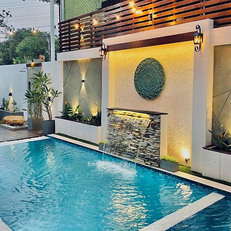 8 Plus Motels Negombo Exterior photo