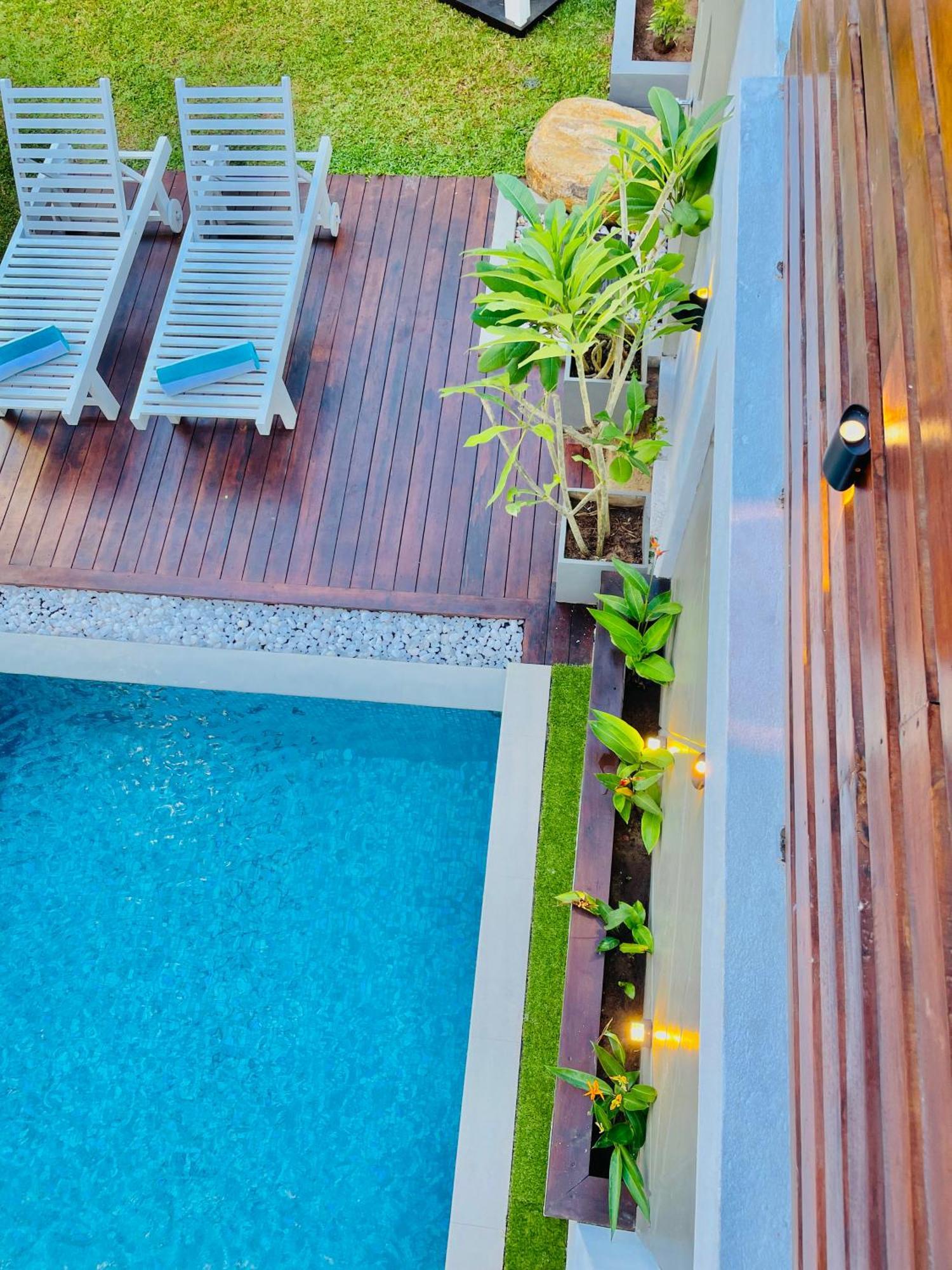 8 Plus Motels Negombo Exterior photo