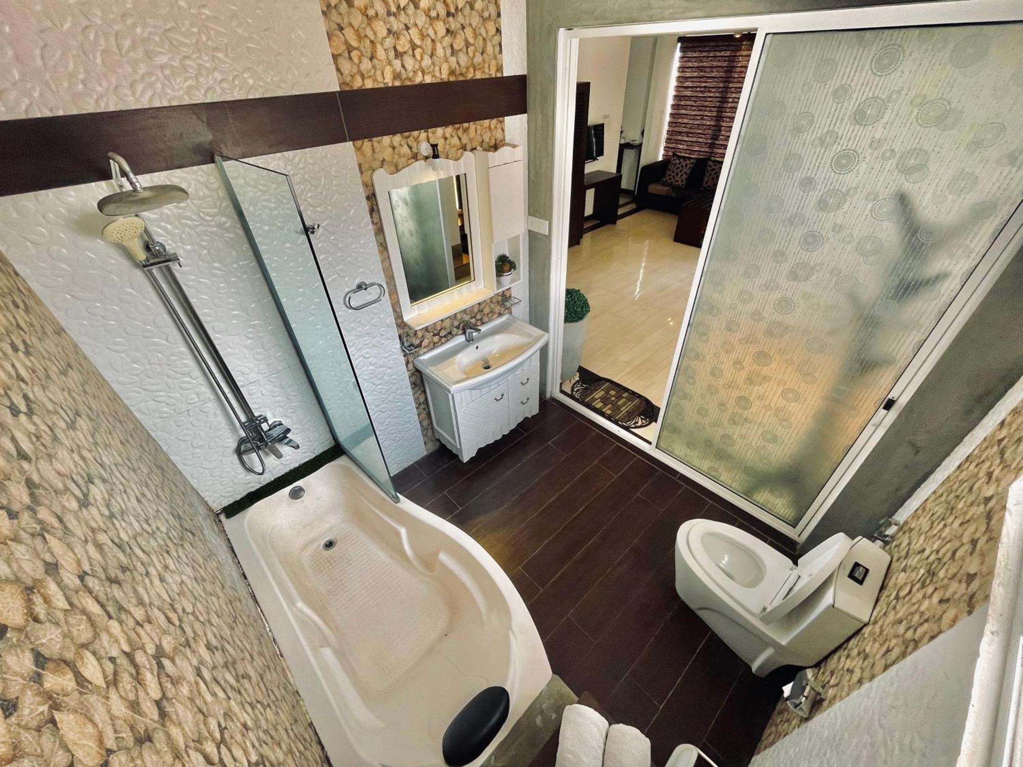 8 Plus Motels Negombo Exterior photo