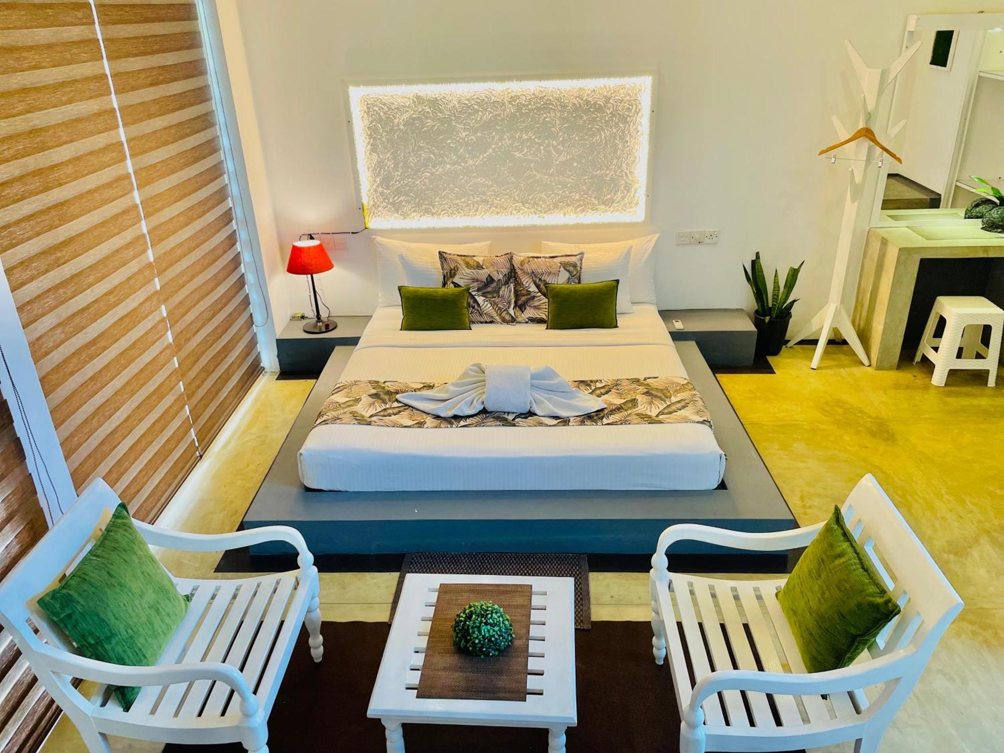 8 Plus Motels Negombo Exterior photo