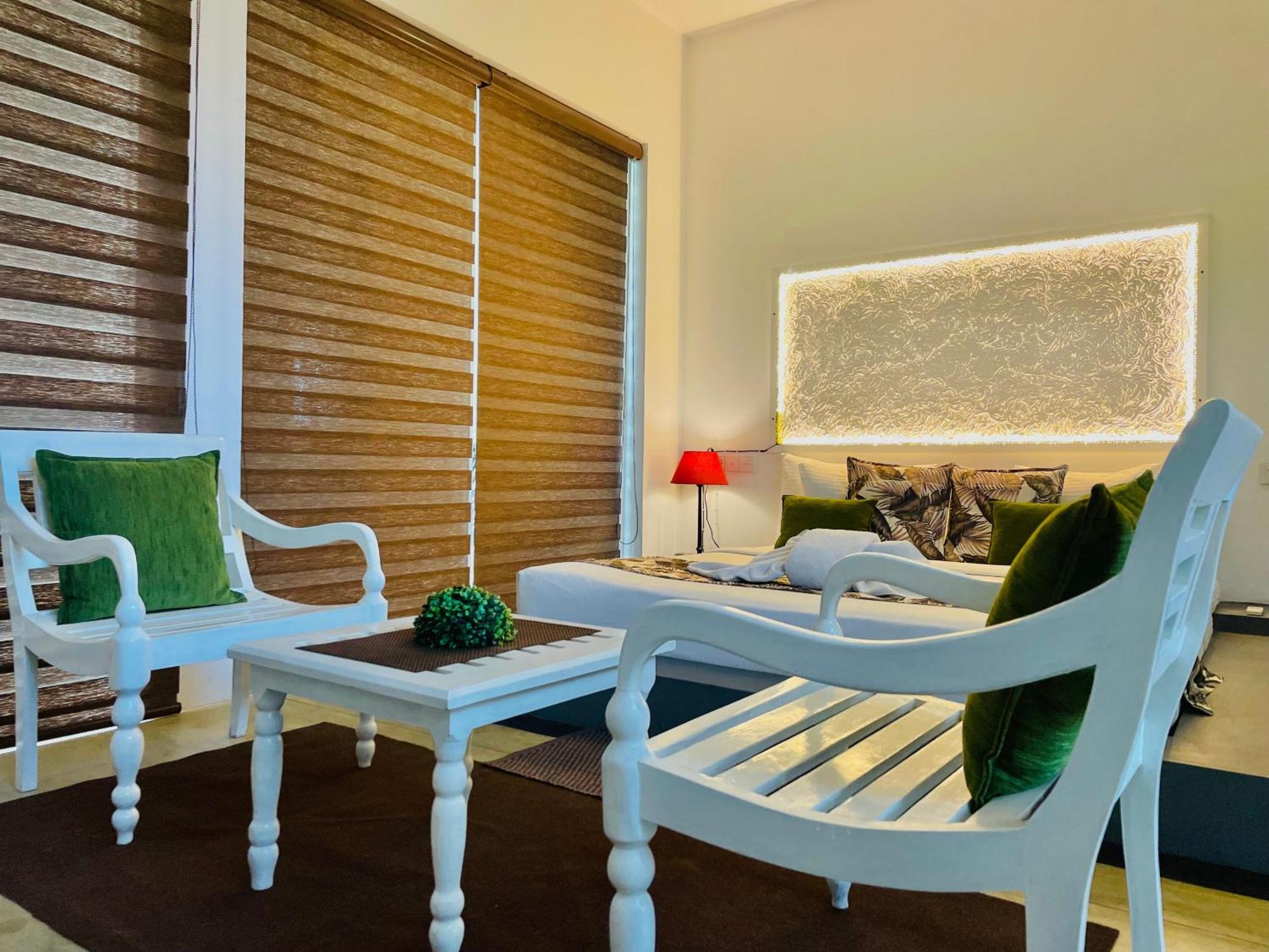 8 Plus Motels Negombo Exterior photo